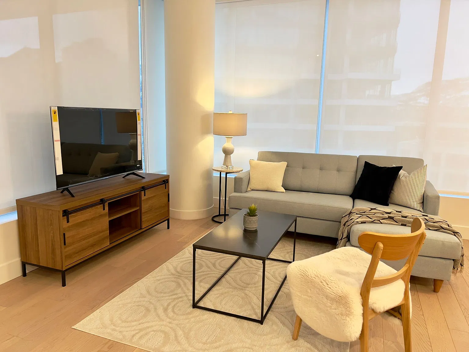 2 bed, 1200 sqft, $3,500 — Photo 3