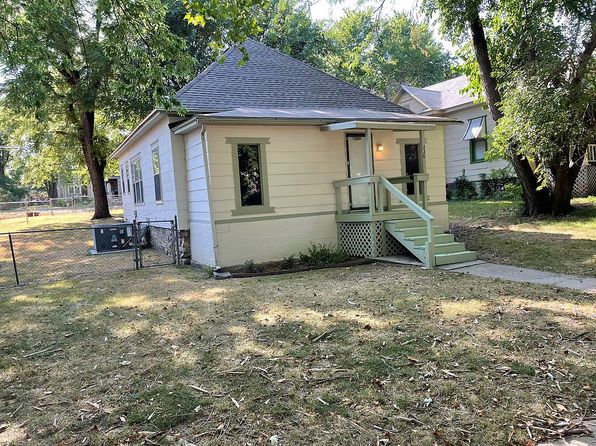 220 N Jackson Ave