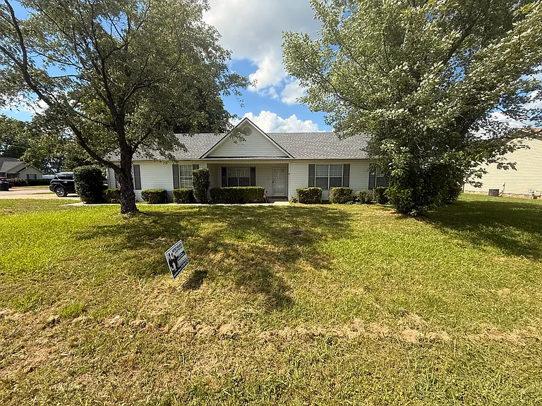 9 Annondale Cv — Photo 2