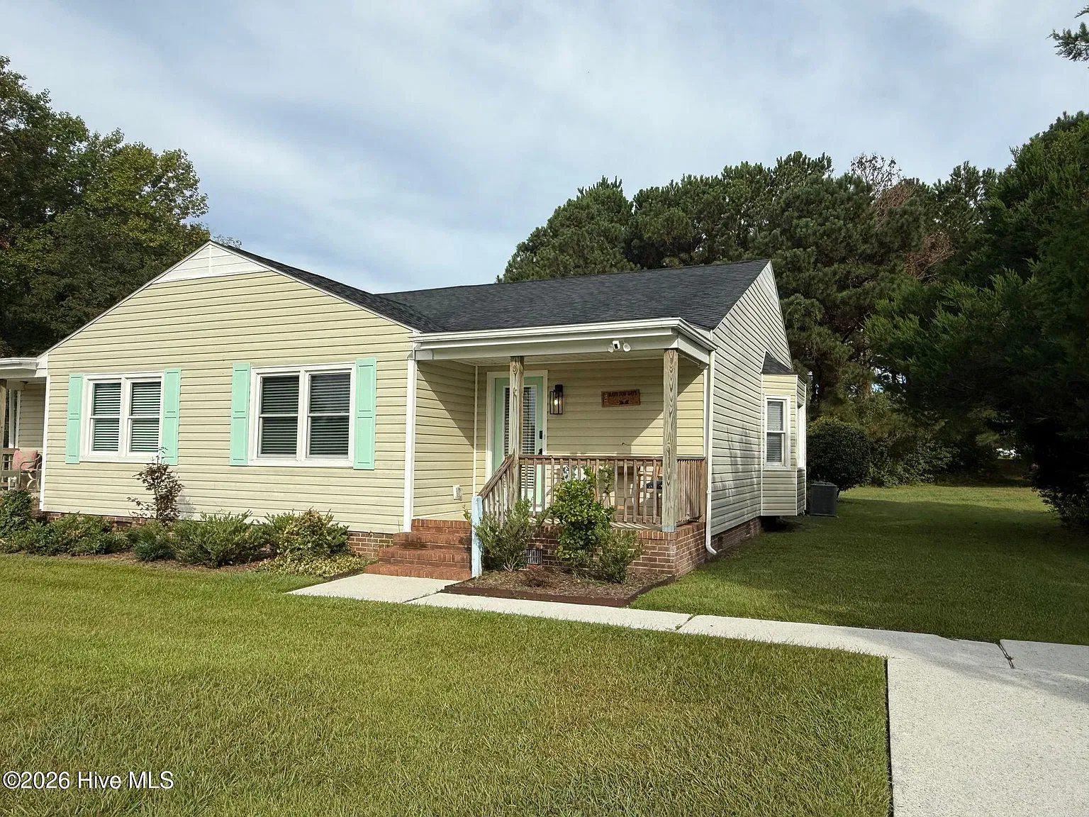 2 bed, 2.0 bath, $1,600 — Photo 1
