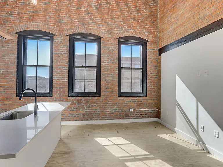 45 Wingate St — Photo 8
