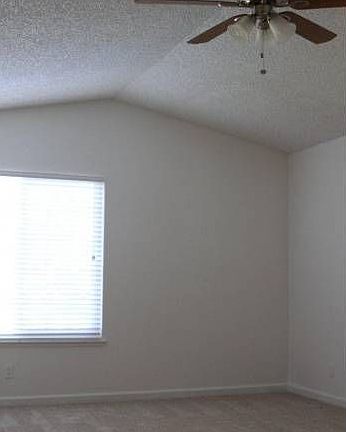 5th image of 3074 Montview Way