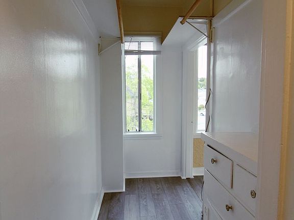5th image of 3201 Beaumont Ave APT 22