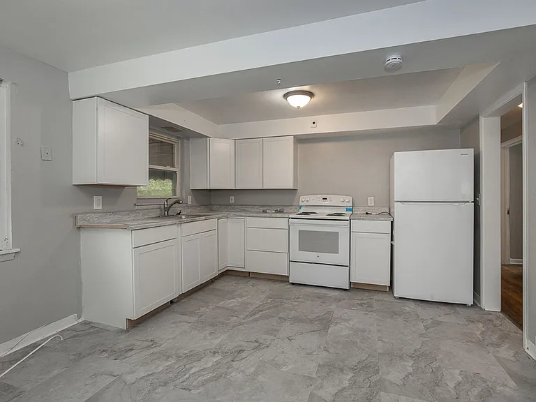 14625 Milverton Rd — Photo 1