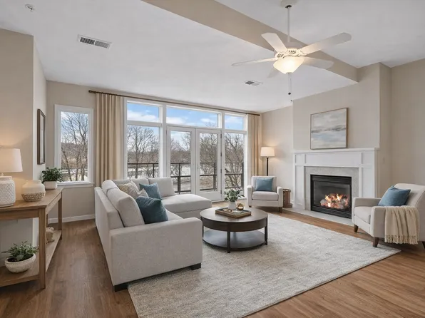 301 7th St W Unit 2204, Northfield, MN 55057