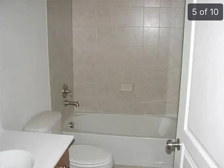 4066 Finsbury Ln — Photo 7