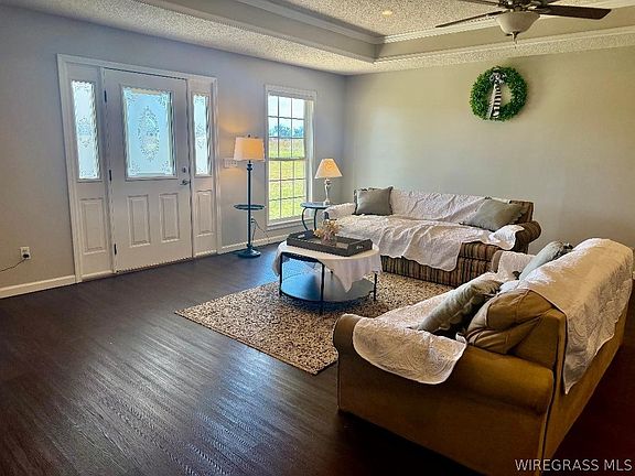 4th image of 2139 Luther Ln