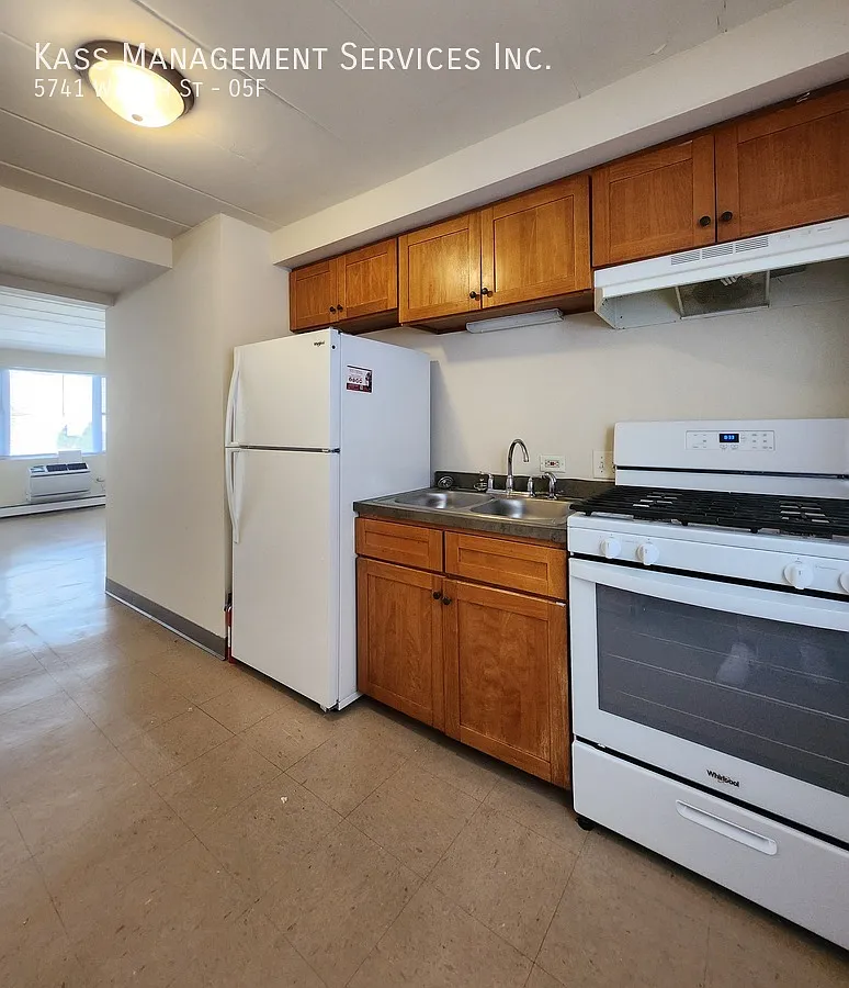 Cicero 1 bedroom with Heat included and Updated Kitchen! — Photo 3