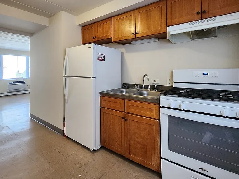 5741 W 35th St #5F — Photo 3