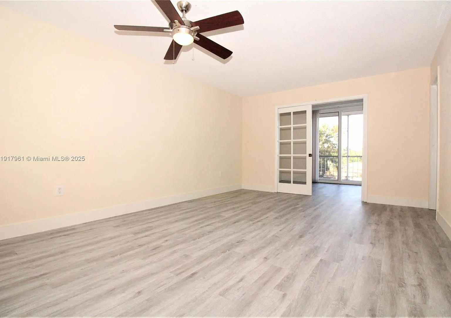 Harbour Pointe Of Miami C — Photo 1
