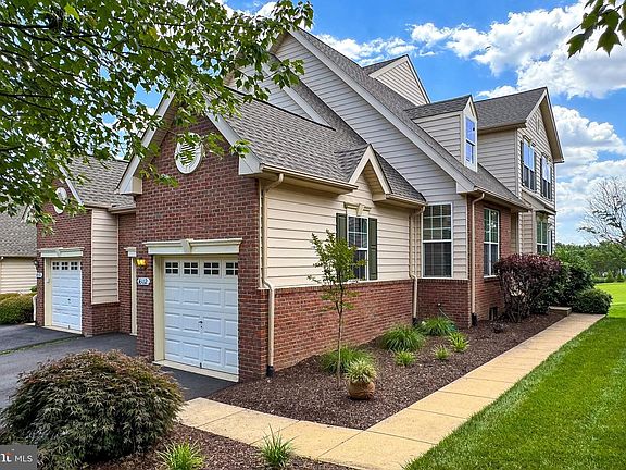 2nd image of 43112 Baltusrol Ter