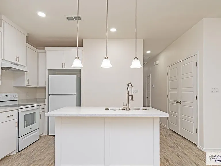 2114 E Valley Cir #B — Photo 7