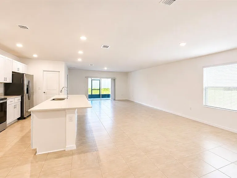 4434 Petunia St — Photo 9