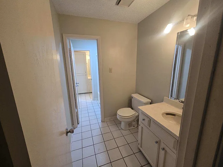 5135 S Oaks Dr — Photo 11