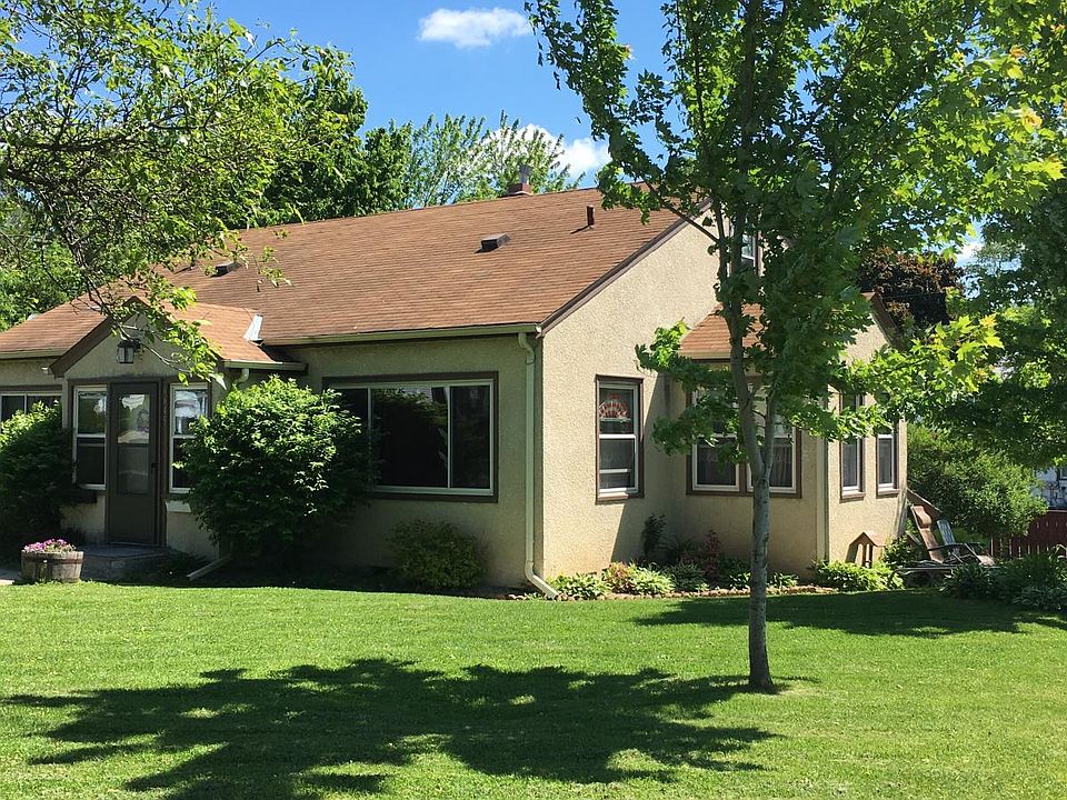 Corner lot with large yard