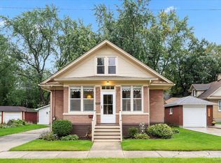 777 Buckeye St, Elgin, IL 60123