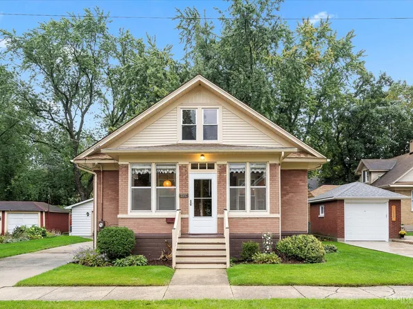 777 Buckeye St, Elgin, IL 60123