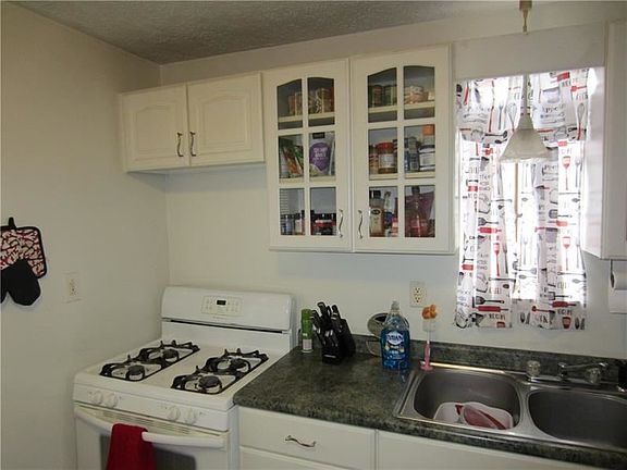 2nd image of 3116 Idaho St