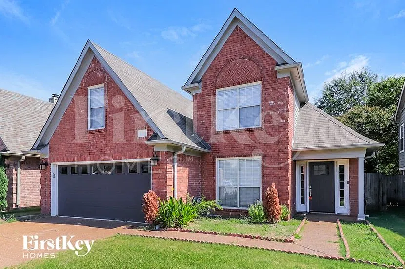 4 bed, 2.5 bath, 1985 sqft, $2,155 — Photo 2