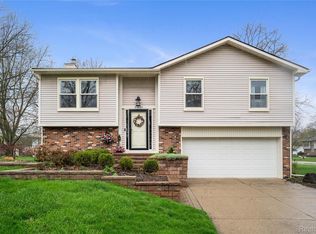 23643 Nilan Dr, Novi, MI 48375