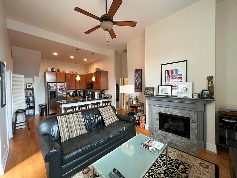 1470 W Carmen Ave #104 — Photo 9