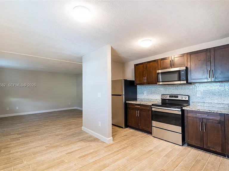 601 S Flagler Ave #6 — Photo 7