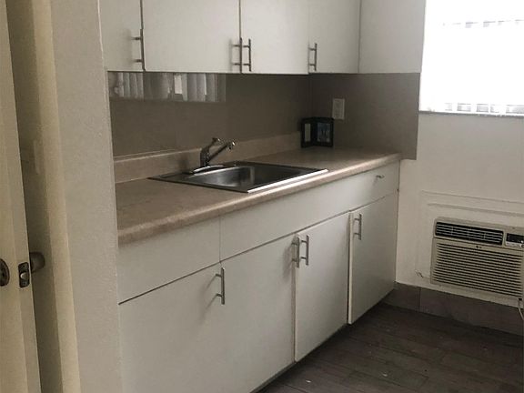 2nd image of 1225 Normandy Dr APT 8