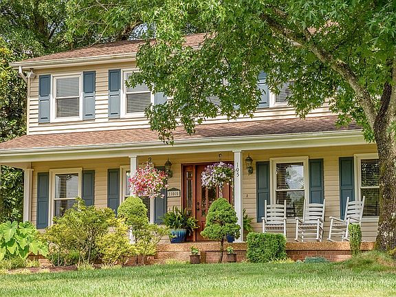 3rd image of 105 Applewood Valley Dr