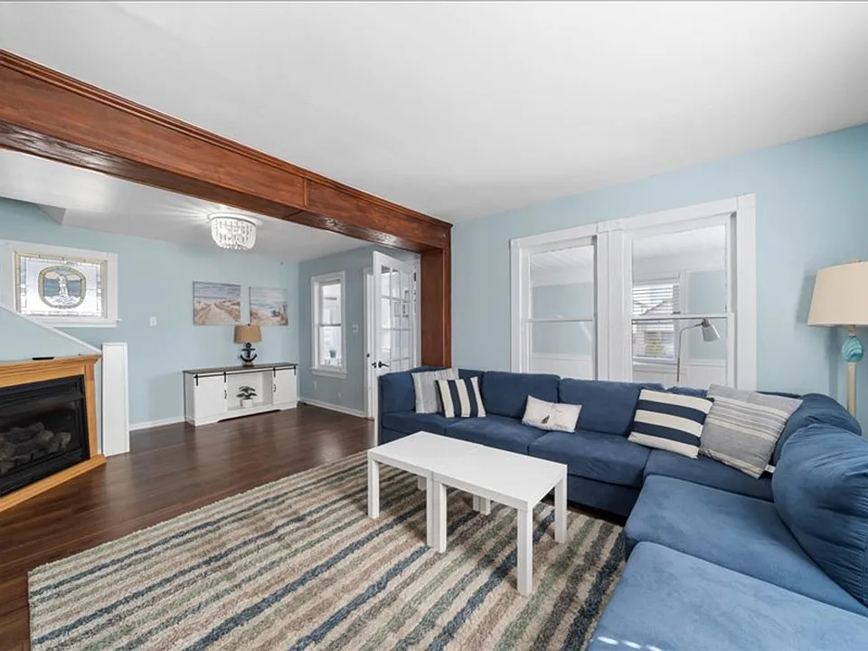 136 W 1st Ave #ID1612417P