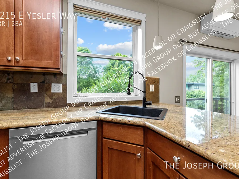2215 E Yesler Way — Photo 10
