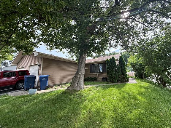 2nd image of 803 Pine Grove Ave