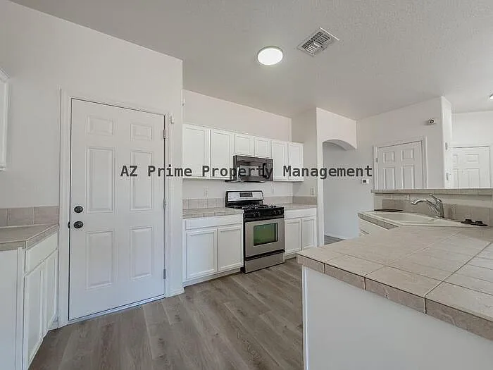 3420 W Avenida Bonita — Photo 8