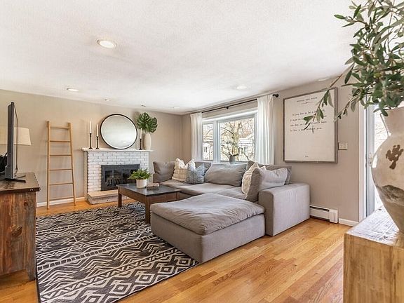 5th image of 26 Buena Vista Ave