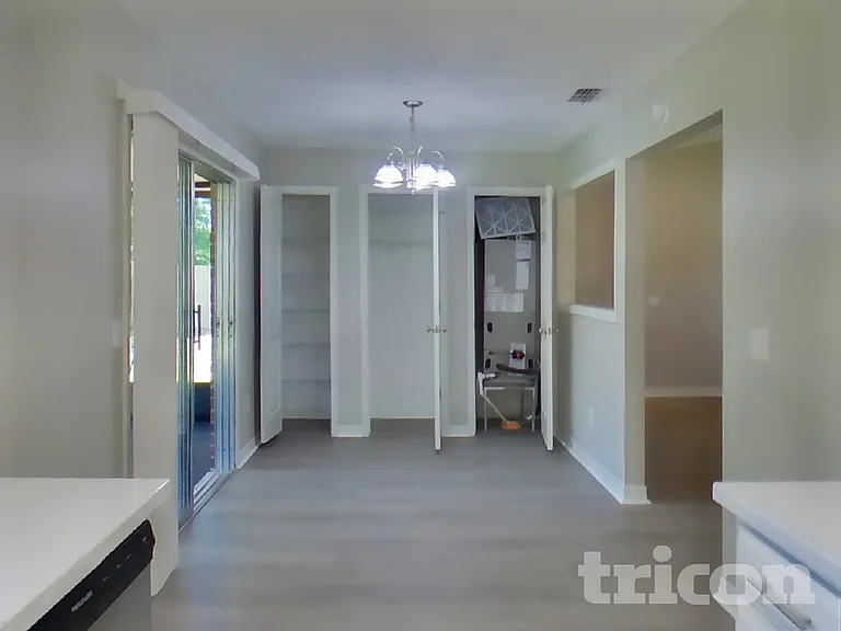 1715 Farm Way — Photo 5