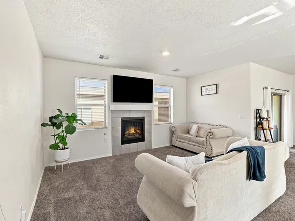 6331 Gannett Dr NE, Rio Rancho, NM 87144