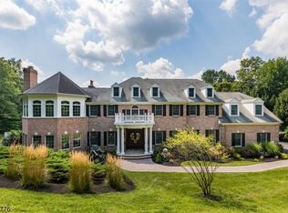 6 Beacon Hill Dr, Chester, NJ 07930