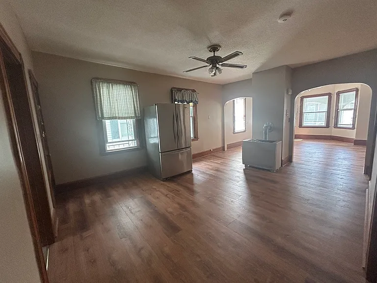 33 Sidney St #2 — Photo 7