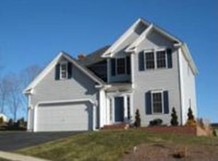 10 Tarragon Dr, East Hampton, CT 06424