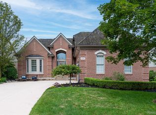 2609 Summerlin Ct, Rochester, MI 48306