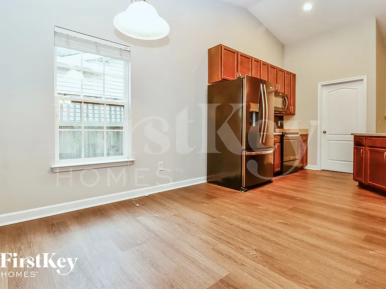 505 Crossland Dr — Photo 6