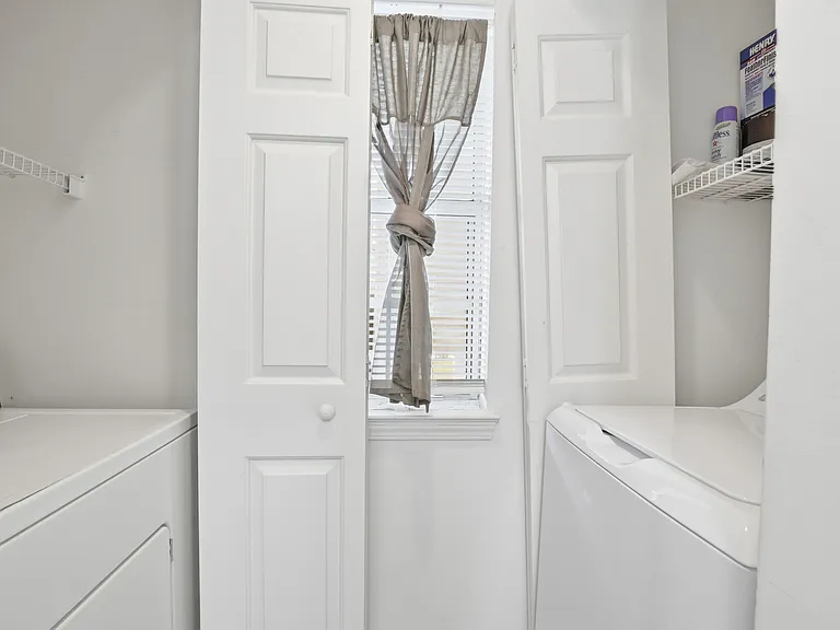 510 White River Dr #24F — Photo 14