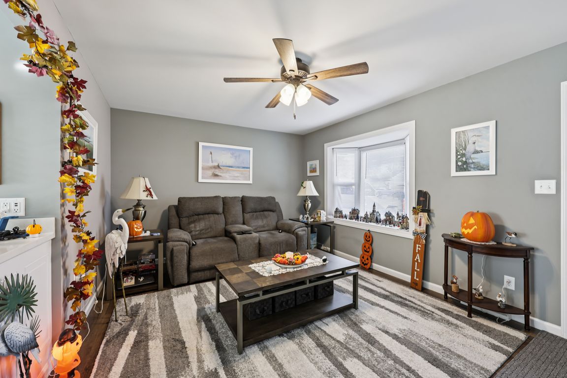 next background image