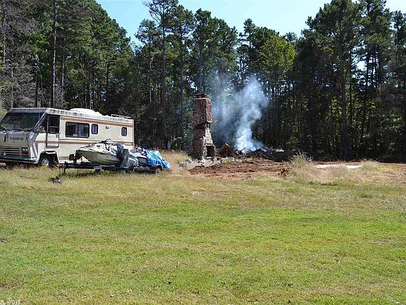 4th image of 148 Pine Needle Ln