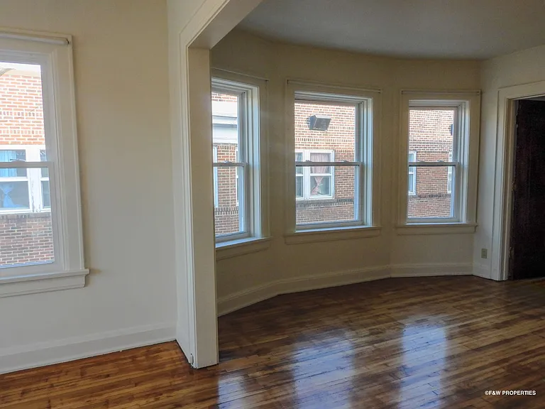 1544 E Broad St — Photo 43