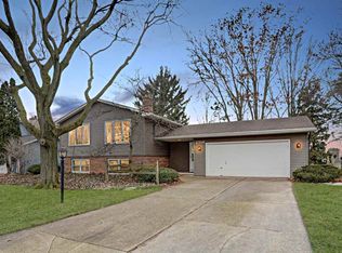 2516 Valley Forge Dr, Fitchburg, WI 53719