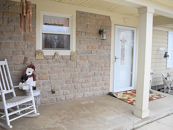 4th image of 1000 Lambert Dr