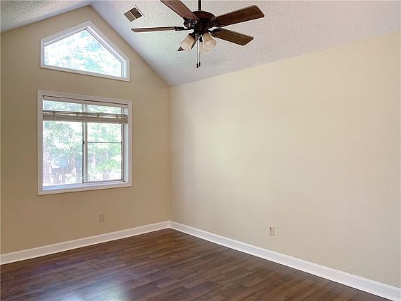 4th image of 1525 Whitfield St SE #1523