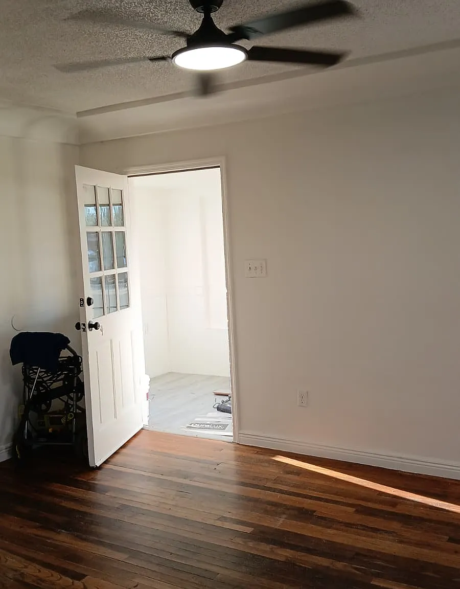 3 bed, 1110 sqft, $1,300 — Photo 4