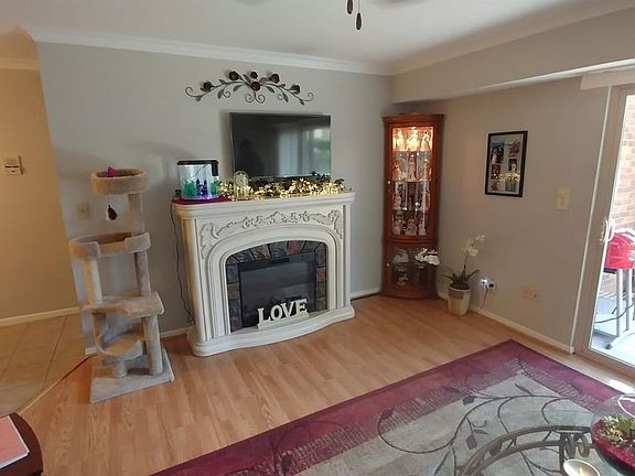 5th image of 5979-1 Meadowcreek Dr #5979-01