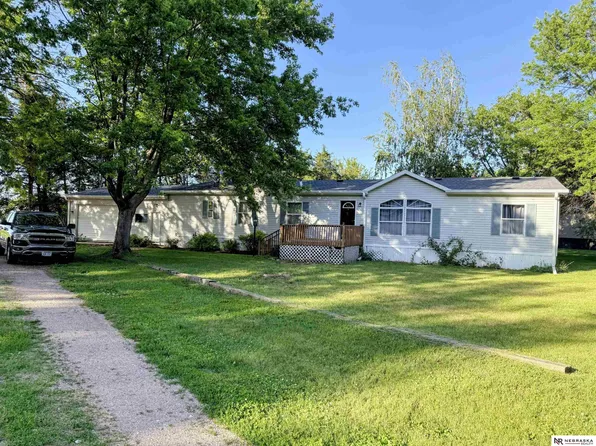 211 Pine St, Bee, NE 68314